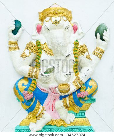 Bůh úspěch 3 32 držení těla. Indický nebo hinduistický bůh Ganesha Avatar obrázek ve štuku