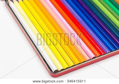 Colored Pencils, Color Gamut
