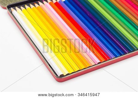Colored Pencils, Color Gamut