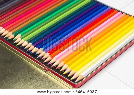 Colored Pencils, Color Gamut