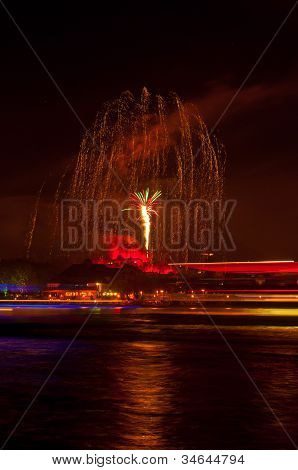 Rhein Flammen içinde