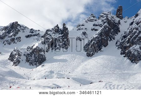 Pic De Saulire Courchevel Cabin Station View Grand Couloir Black Slope Sunset Snowy Mountain Landsca
