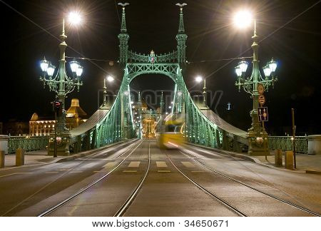 Der Freedem-Brücke In Budapest