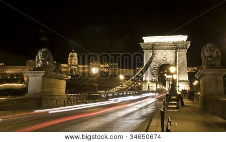 die KettenbrÃ¼cke in budapest