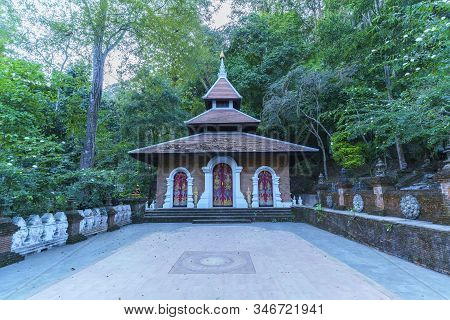 Wat Pha Lat Or Wat Sakithaka Is Located A Little Outside The Town On Mount Doi Suthep , Chiang Mai ,