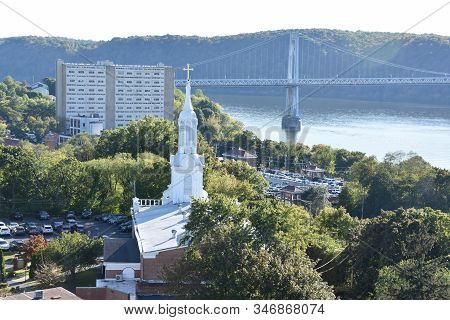 Mid-hudson Bridge In Poughkeepsie, New York (usa)