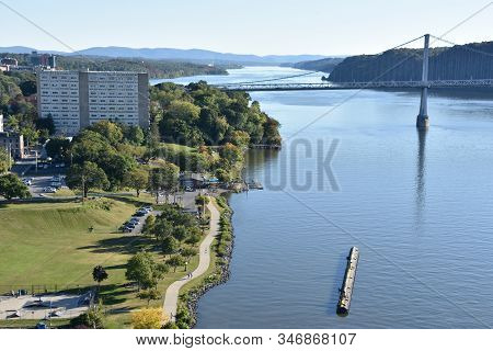 Mid-hudson Bridge In Poughkeepsie, New York (usa)