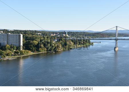 Mid-hudson Bridge In Poughkeepsie, New York (usa)
