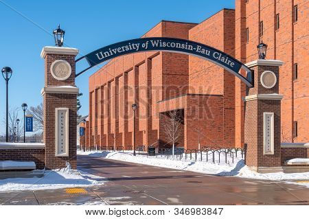 Stone Gateway To The University Of Wisconsin-eau Claire