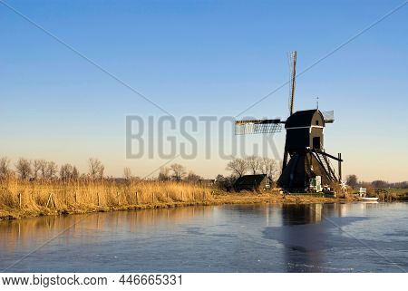 The Oudendijks Molen Along The River Giessen Near Hoornaar