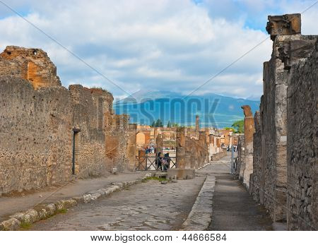 Vesuvius จากซากปรักหักพัง Pompei