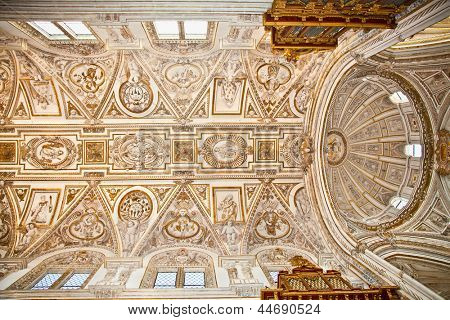 Kuppel der Moschee und Kathedrale Mezquita in Cordoba, Andalusien, Spanien.