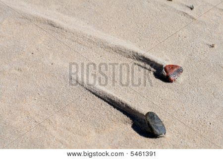 Zwei Steine am Strand