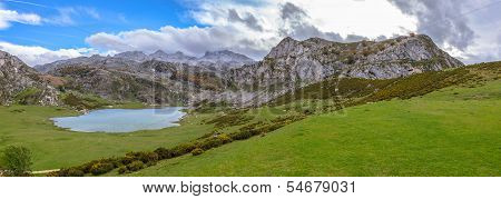 Panoramic Ercina Lake