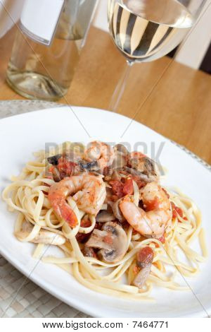 Krewetki Scampi z Linguine