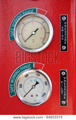 Meters or gauge in crane cabin for measure Maximun load, Engine speed , Hydraulic pressure