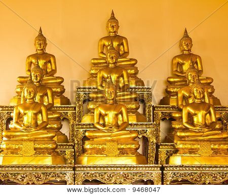 Buda dourada