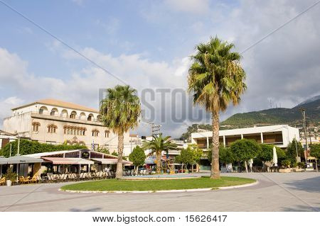 Carré grecque à Kyparissia sur le Péloponnèse