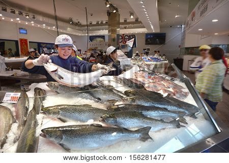Vendor Sale Seafood In Sydney Fish Market Sydney New South Wales Australia