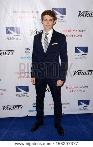 LOS ANGELES - NOV 10:  Robbie Kay at the 2016 TMA Heller Awards at Beverly Hilton Hotel on November 10, 2016 in Beverly Hills, CA