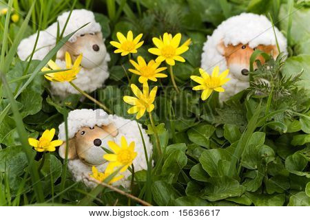 Ostern oder Frühlings-Dekoration - lustige kleine Schafe