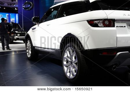 PARIS, Franciaország - szeptember 30.: Párizsi Autószalonon a szeptember 30, 2010-es párizsi, Range Rover E mutató
