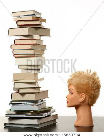 maniquí y libros