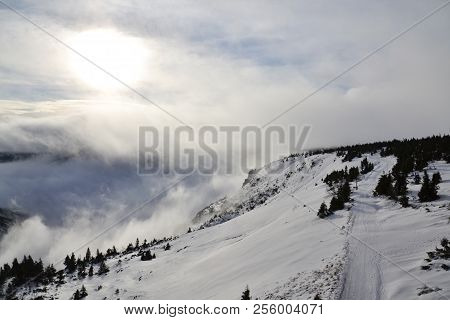 Sunbeams Passing Through Clouds, Winter Landscape, Elbe Valley, Freezing Weather