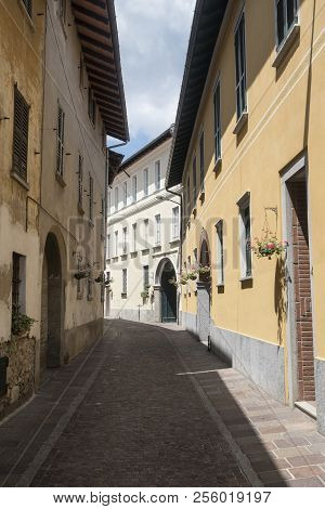 Somma Lombardo, Varese, Lombardy, Italy: Typical Old Street
