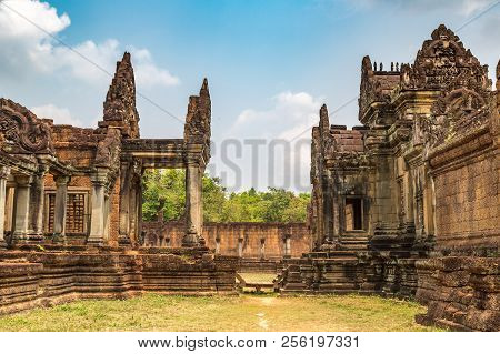 Banteay Samre Temple In Complex Angkor Wat In Siem Reap, Cambodia In A Summer Day
