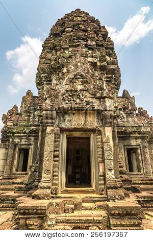 Banteay Samre Temple In Complex Angkor Wat In Siem Reap, Cambodia In A Summer Day