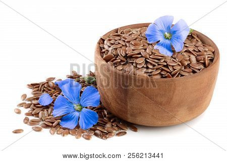 Chicory Flower And Powder Of Instant Chicory In Wooden Bowl Isolated On A White Background. Cichoriu