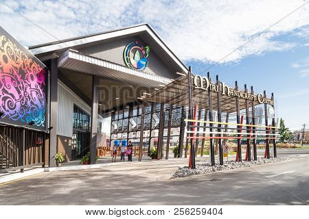 Miri, Sarawak, September 1St, 2018: Miri Handicraft Center Promotes Sarawak Indigenous Ethnic Arts A