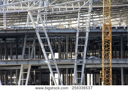 Tower Crane Builds A House. Front  View