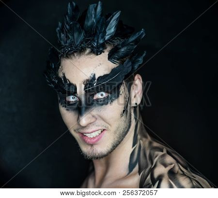 Professional Make-up Fantastic Personag Like A Raven