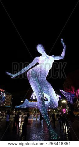 Las Vegas,nv/usa - October 07,2017 : The Bliss Dance Sculpture Display At The T-mobile Park In Las V