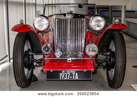 Shanghai, China - May 17, 2018: Shanghai Auto Museum Exhibits A Collection Of Vintage And Modern Aut