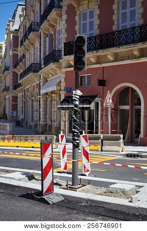 Biarritz, France - June 17, 2018: View Of The Avenue Edouard Vii. Road Repair. Traffic Lights And Ro