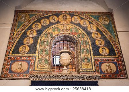 Rome, Italy -march 19, 2018: Famous Byzantine  Mosaic 817-824 In The San Zeno Chapel In Santa Prasse