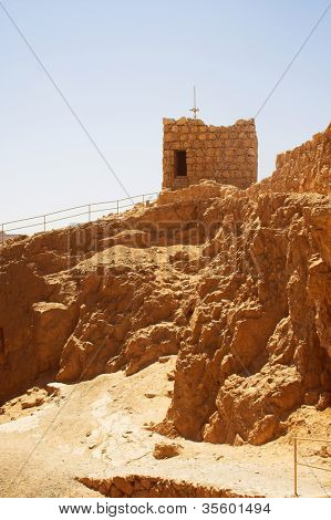 Ruiner på Masada med døde hav i baggrunden