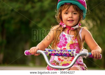 MÃ¤dchen auf Fahrrad