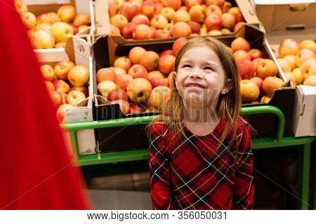 A Little Girl Of About 5 Threw A Tantrum In A Supermarket In Front Of Her Parents. The Child Screams