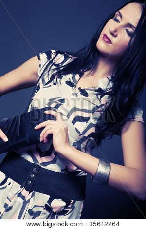 Junge Mode-Modell mit klatch