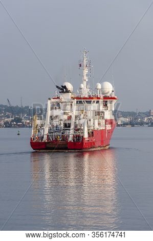 New Bedford, Massachusetts, Usa - July 30, 2019: Geophysical Survey Vessel Fugro Discovery Crossing 