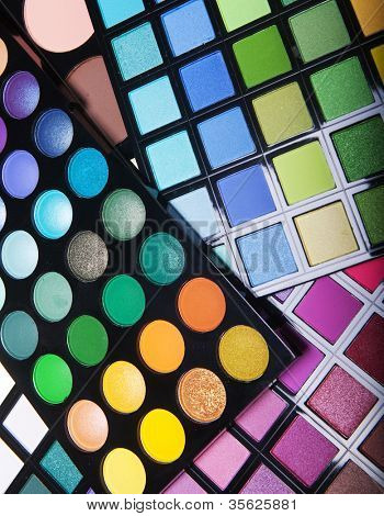 colección de maquillaje para rostro creativa