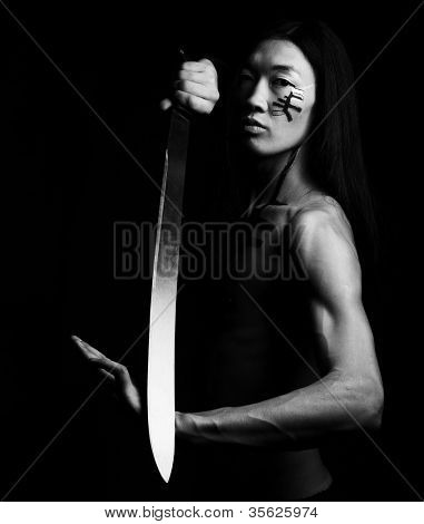 asiatisk mand med katana