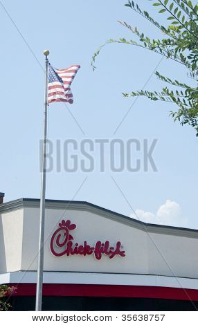 เพนซาโคลา FL - 1 สิงหาคม: ธงชาติอเมริกันยังกว่าเจี๊ยบไฟล์-A ในเพนซาโคลา FL บน 1 สิงหาคม 2012 