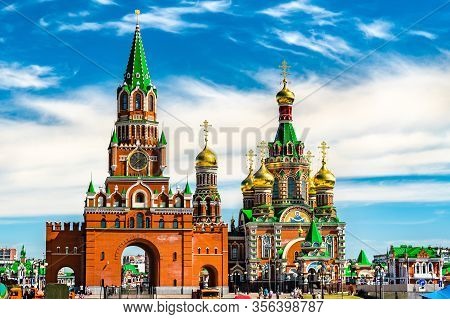 Blagoveshchenskaya Tower And Annunciation Cathedral - Mari El, Russia