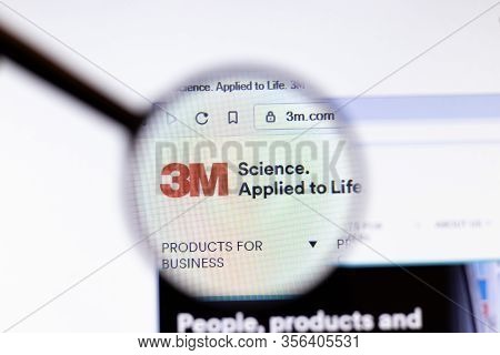 Los Angeles, California, Usa - 20 March 2020: 3m 3m.com Company Logo On Website Page Close-up On Scr
