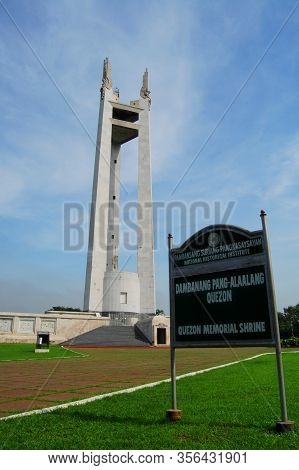 Quezon City, Ph-oct 4: Quezon Memorial Circle Shrine On October 4, 2015 In Quezon City, Philippines.